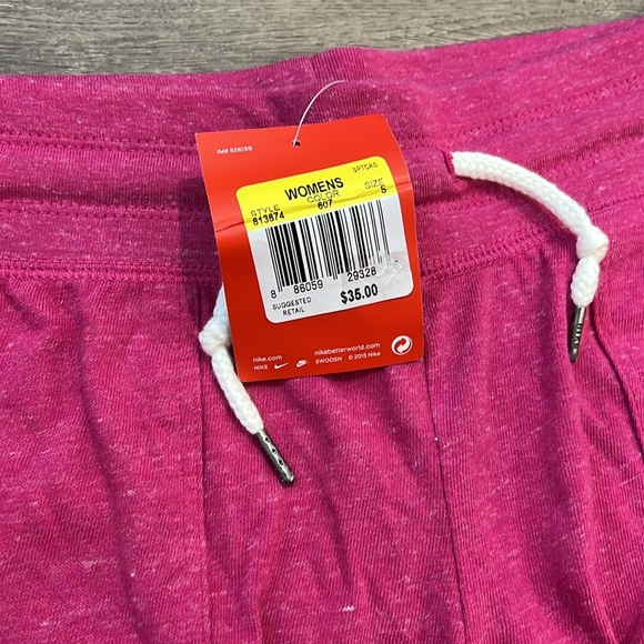 Nike NWT Women’s Shorts - Picture 3 of 4
